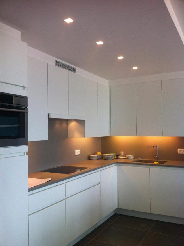 Modern Appartement Op De Zeedijk Met 2 Slaapkamers Te Oostende Exteriör bild